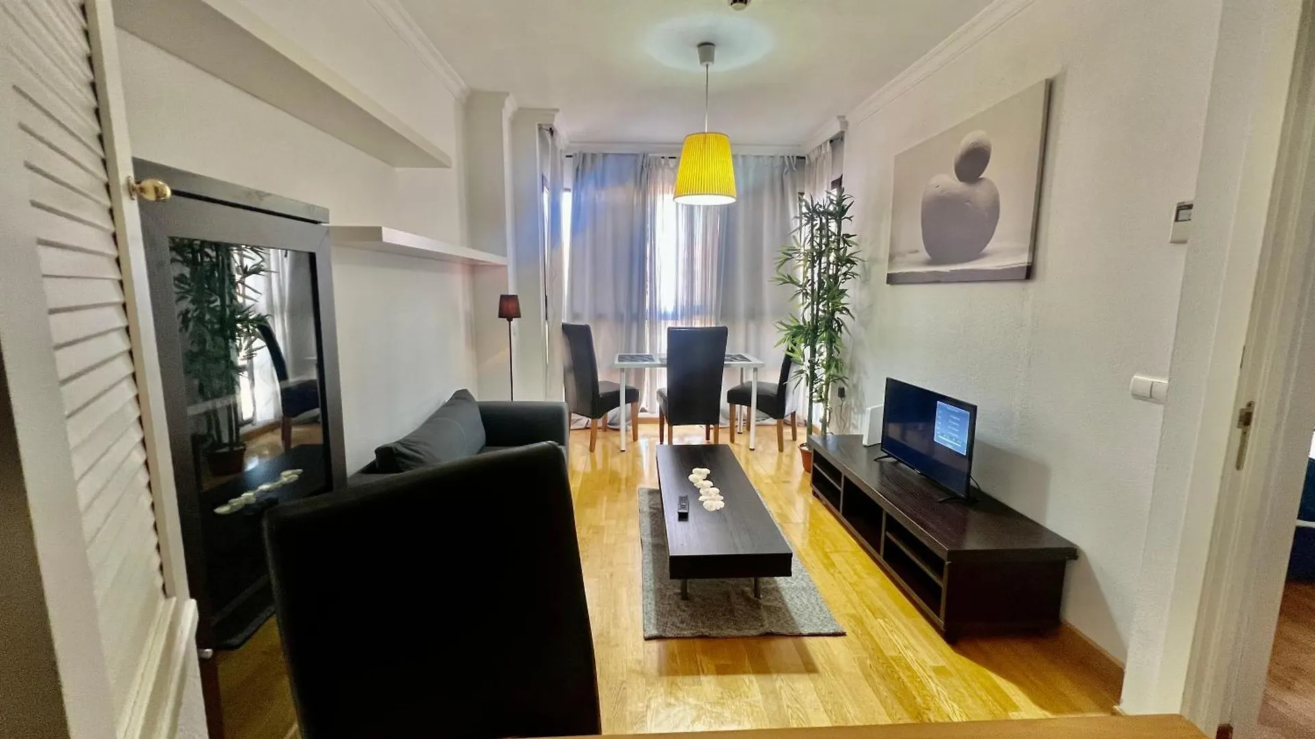 Deyanira Suite, Aeropuerto, Ifema Madrid Apartment