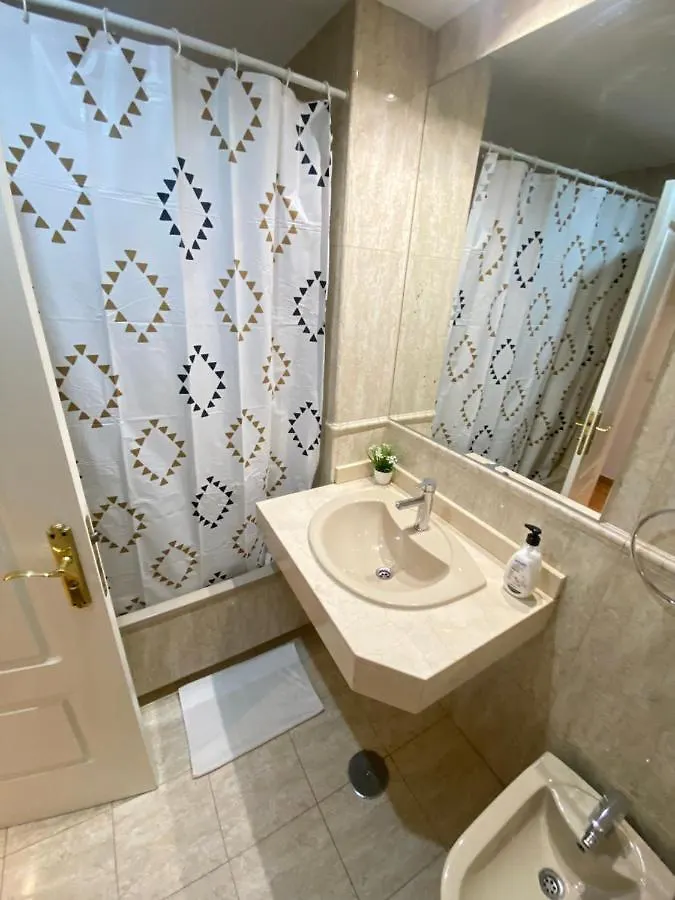 Deyanira Suite, Aeropuerto, Ifema Madrid Apartment